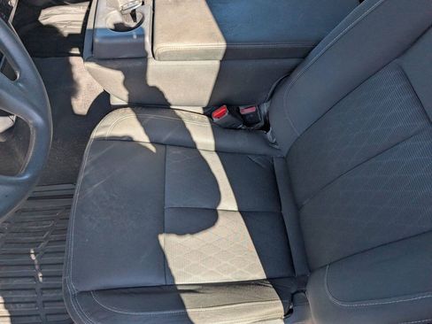 Used 2017 Nissan Titan SV RWD image 28