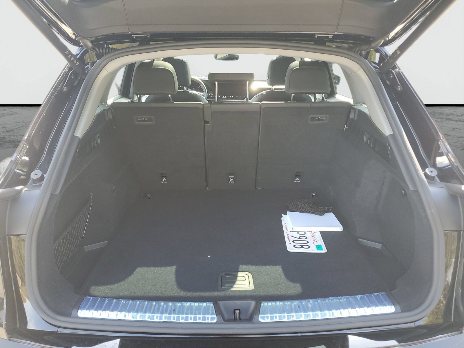 Used 2025 Audi Q5 Premium w/ Premium Plus AWD/4WD image 8