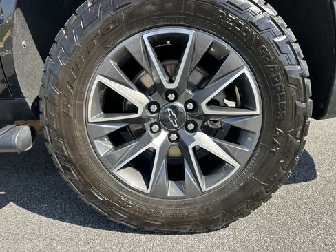 Certified 2024 Chevrolet Tahoe Z71 w/ Luxury Package AWD/4WD image 22