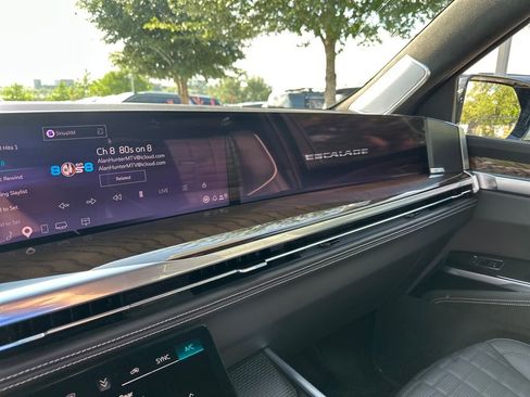 Used 2026 Cadillac Escalade Platinum Sport w/ LPO, Floor Liner Package image 27