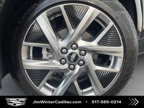 Certified 2025 Cadillac Optiq Luxury 2 w/ LPO, Floor Liner Package AWD/4WD image 3