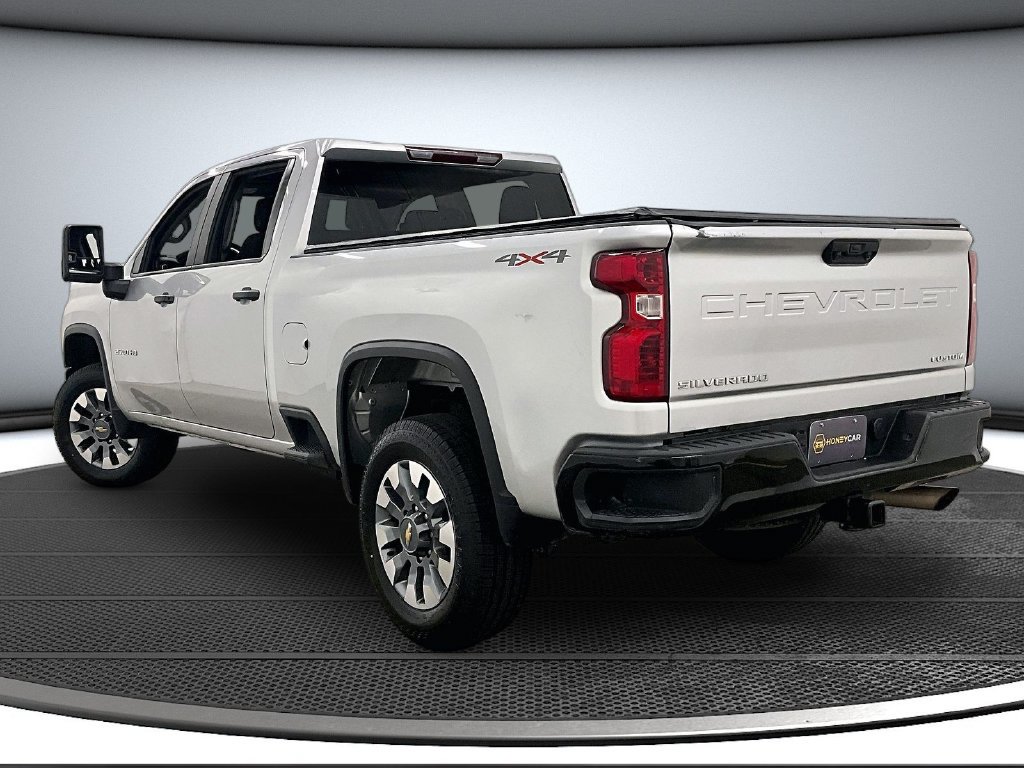 Used 2023 Chevrolet Silverado 2500 Custom w/ Custom Value Package AWD/4WD image 4