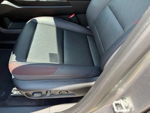 Used 2025 Chevrolet Equinox RS w/ Safety and Technology Package AWD/4WD image 25