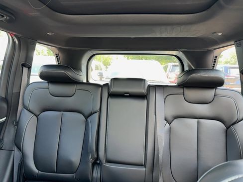 New 2025 Jeep Grand Cherokee Limited image 9