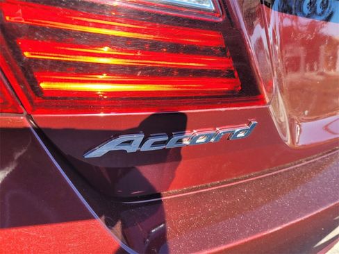 Used 2017 Honda Accord LX image 10