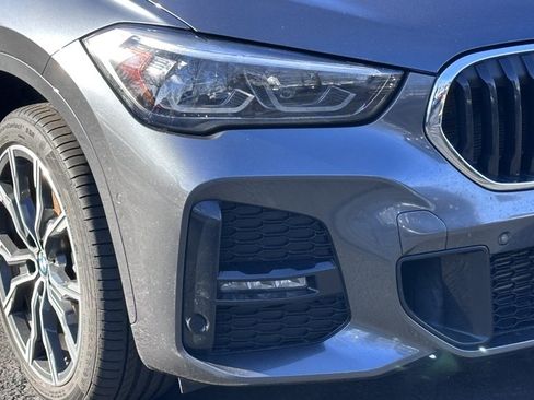 Used 2022 BMW X1 sDrive28i w/ M Sport Package image 2