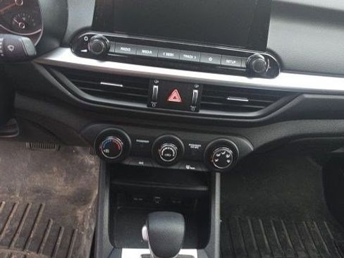 Used 2023 Kia Forte LXS FWD image 14