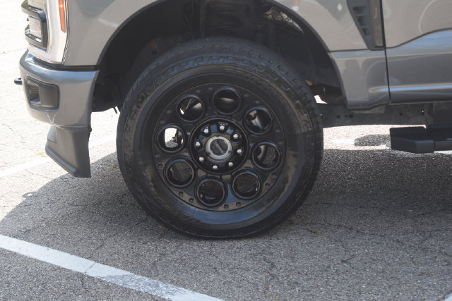 Used 2024 Ford F250 Lariat w/ Black Appearance Package AWD/4WD image 28