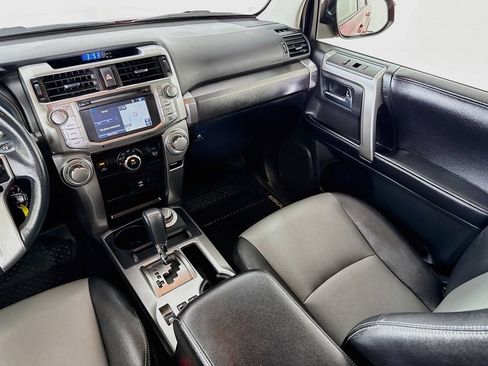 Used 2016 Toyota 4Runner SR5 Premium AWD/4WD image 26