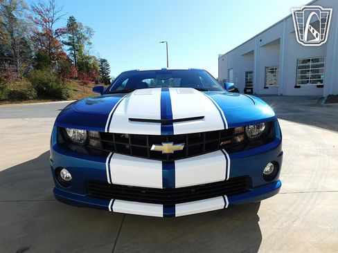 Used 2010 Chevrolet Camaro SS RWD image 4