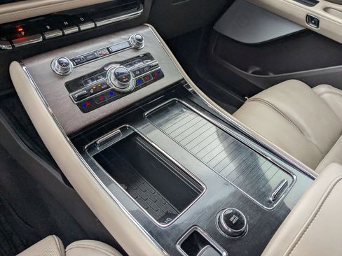 Used 2023 Lincoln Aviator Reserve w/ Equipment Group 201A image 16