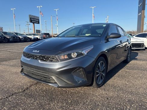 Used 2022 Kia Forte LXS image 1