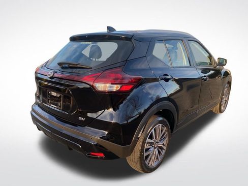 Used 2024 Nissan Kicks SV image 7