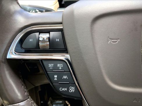 Used 2022 Lincoln Nautilus Reserve AWD/4WD image 24