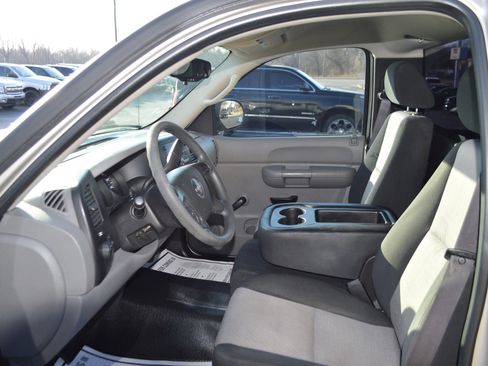 Used 2008 GMC Sierra 1500 W/T w/ SL Package image 8