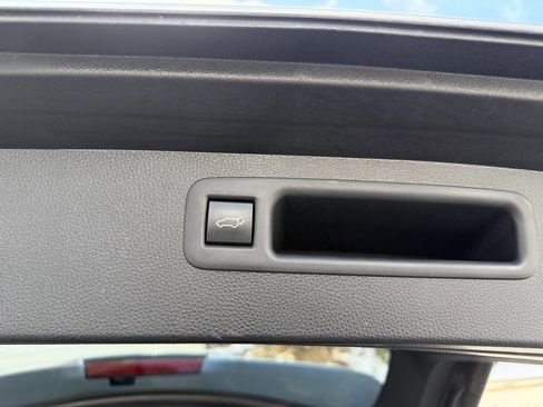 Used 2022 Toyota Highlander XLE image 25