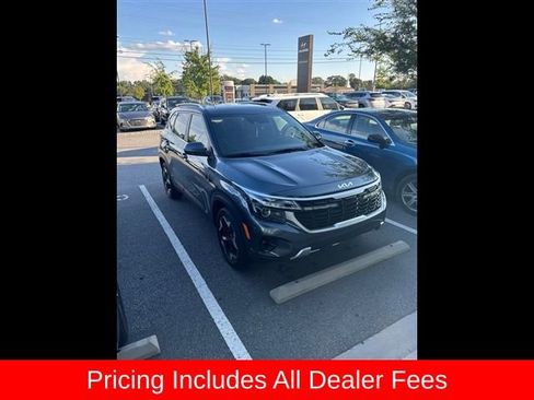 Used 2024 Kia Seltos EX FWD image 3