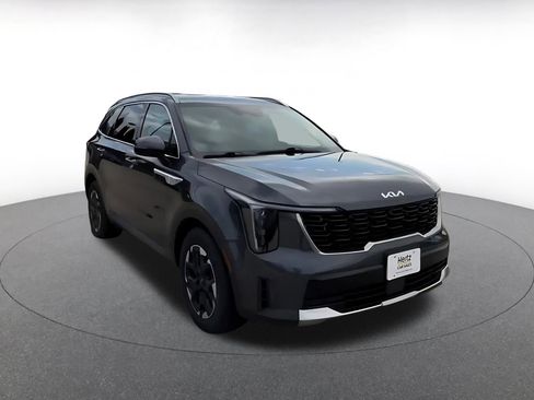 Used 2024 Kia Sorento S FWD image 3