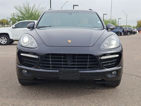 Used 2014 Porsche Cayenne Turbo image 9