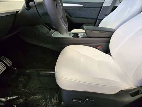 Used 2023 Tesla Model Y Performance AWD/4WD image 14