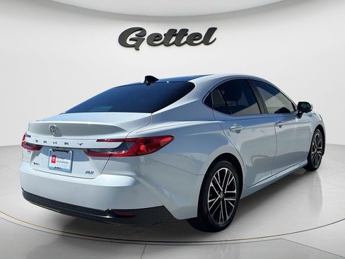 Used 2025 Toyota Camry XLE w/ Premium Plus Package FWD image 5