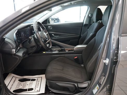 Used 2023 Hyundai Elantra SEL w/ Convenience Package FWD image 25