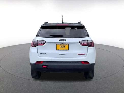 Used 2025 Jeep Compass Trailhawk AWD/4WD image 12