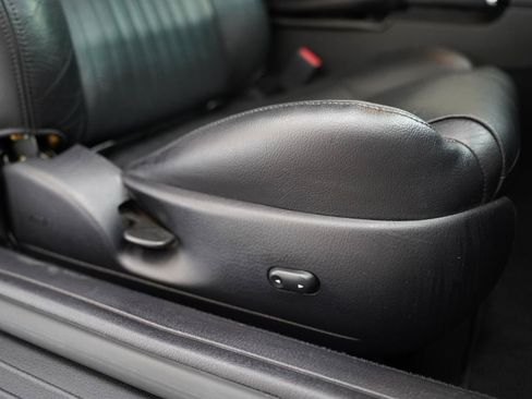 Used 2004 Ford Thunderbird RWD image 24