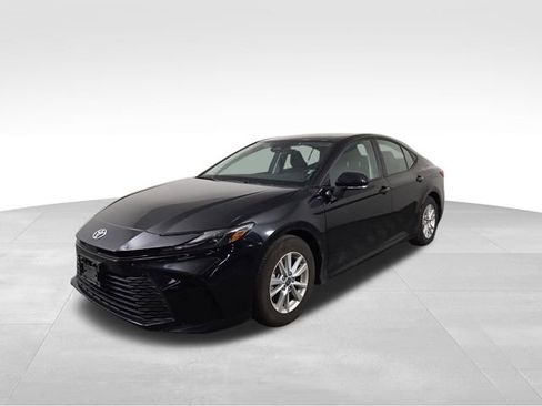 Used 2025 Toyota Camry LE FWD image 2