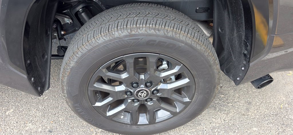 Used 2026 Toyota Tundra Platinum AWD/4WD image 6
