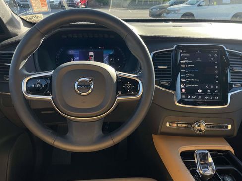 Certified 2023 Volvo XC90 B6 Ultimate w/ Protection Package Premier AWD/4WD image 15
