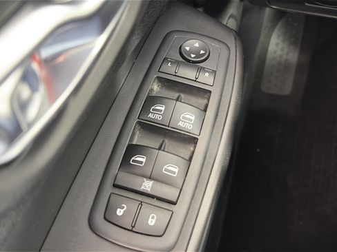 Used 2020 Jeep Cherokee Trailhawk AWD/4WD image 26