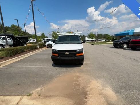 Used 2025 Chevrolet Express 2500 w/ Driver Convenience Package RWD image 9