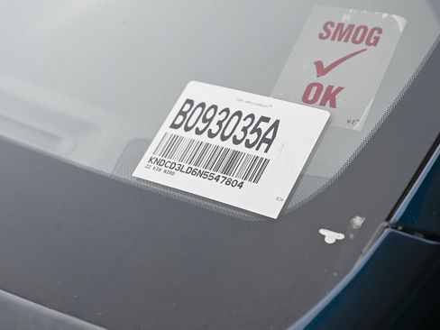 Used 2022 Kia Niro EX FWD image 42