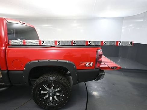 Used 2006 Chevrolet Silverado 1500 LT w/ Light Duty Power Package AWD/4WD image 41