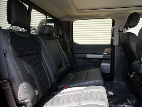 New 2026 Ford F250 Lariat w/ Black Appearance Package AWD/4WD image 18