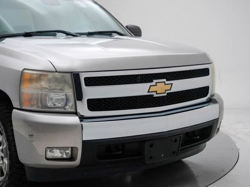 Used 2007 Chevrolet Silverado 1500 LT w/ 1LT Convenience Package AWD/4WD image 10
