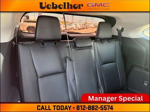 Used 2023 Toyota Highlander XLE FWD image 7