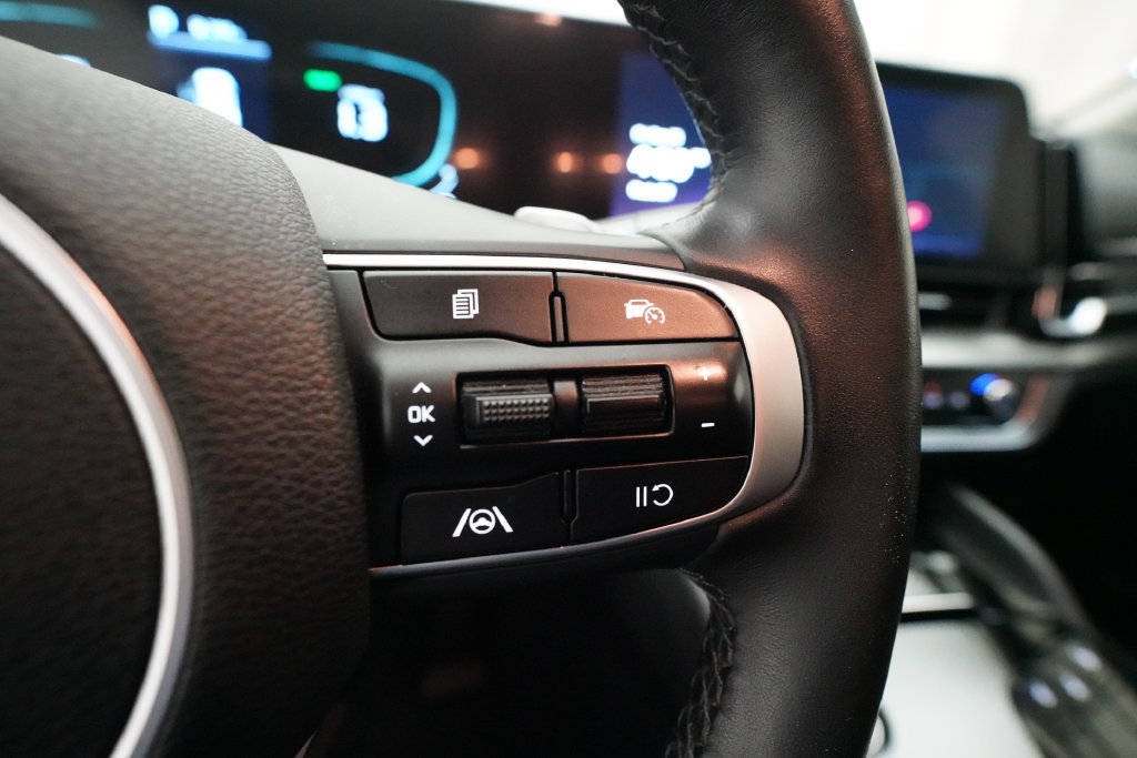 Used 2023 Kia Sportage EX AWD/4WD image 18