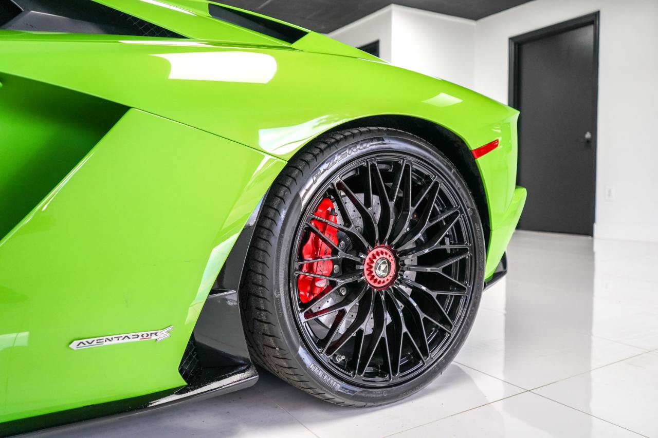 Used 2018 Lamborghini Aventador S AWD/4WD image 13