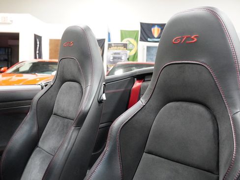 Used 2019 Porsche 911 Carrera 4 GTS image 31