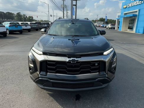 Used 2026 Chevrolet Equinox ACTIV w/ Convenience Package III FWD image 3