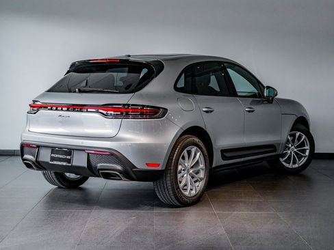 Used 2025 Porsche Macan image 7
