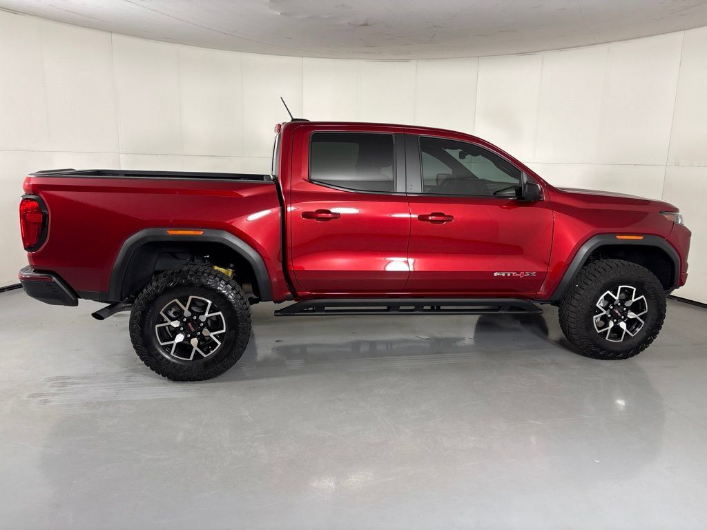 Used 2025 GMC Canyon AT4 w/ AT4X Package AWD/4WD image 9
