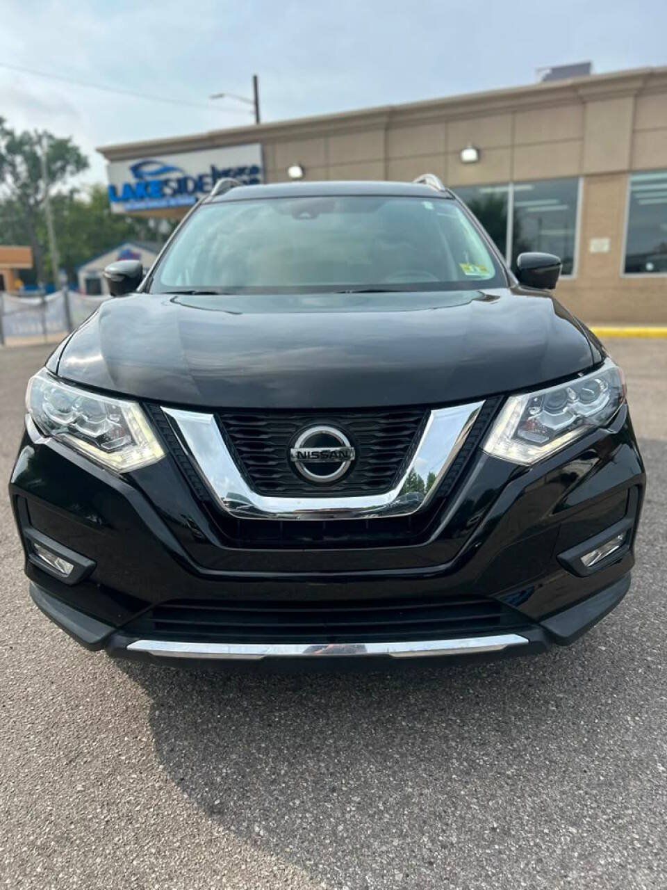Used 2019 Nissan Rogue SL w/ Premium Package AWD/4WD image 2