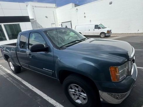 Used 2007 GMC Sierra 1500 SLE w/ SLE1 Preferred Package AWD/4WD image 9
