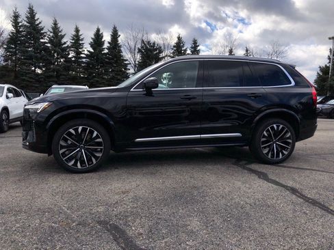 New 2026 Volvo XC90 B6 Plus w/ Protection Package Premier image 7