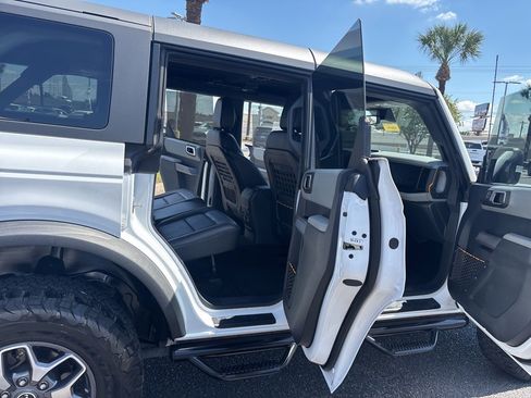 Used 2023 Ford Bronco Badlands image 13