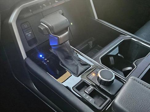 Used 2024 Toyota Tundra Limited image 12