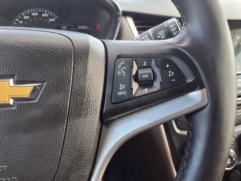 Used 2019 Chevrolet Trax LT w/ LT Convenience Package image 16